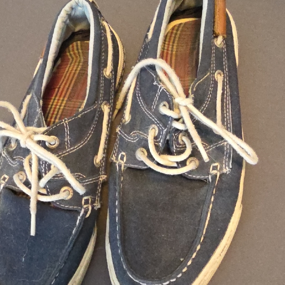 G.H. Bass & Co. Navy Canvas Boat Shoes with White Laces - Picture 2 of 5